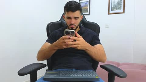 alejandroo_7 online show from 01-25-25, 11:43