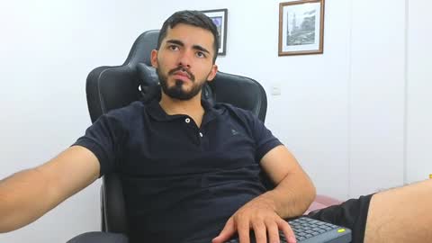 alejandroo_7 online show from 02-05-25, 11:17