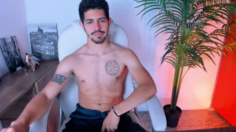 Snapshot of alejandrostorm chatting on 01-24-25, 08:22 Alejo online show from 01-24-25, 08:22