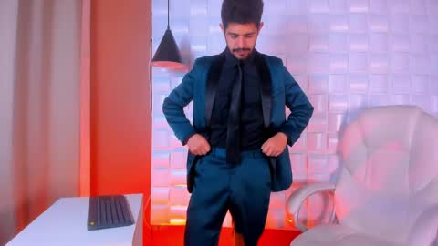 Snapshot of alejandrostorm chatting on 02-27-25, 01:05 Alejo online show from 02-27-25, 01:05