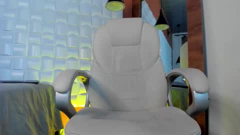 Snapshot of alejandrostorm chatting on 10-22-25, 09:47 Alejo online show from 10-22-25, 09:47