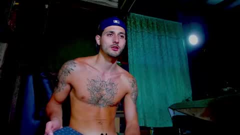 Snapshot of alejo_323__ chatting on 06-17-26, 02:14 alejo_323__ online show from 06-17-26, 02:14