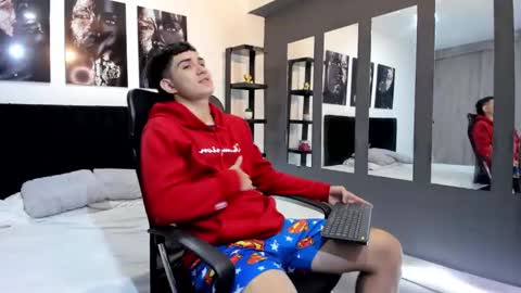 alejo_gray1 online show from 01-19-26, 01:04