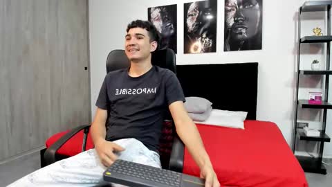 alejo_gray1 online show from 02-04-26, 06:36