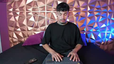 aleking13 online show from 10-04-25, 12:47