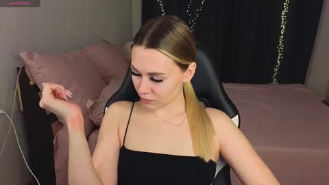 Alena online show from 01-18-25, 04:42