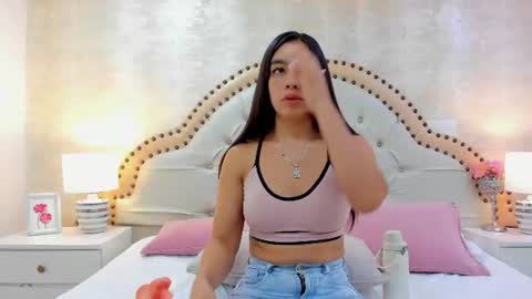 Snapshot of alenacoleman chatting on 06-26-26, 01:37 ALENA online show from 06-26-26, 01:37