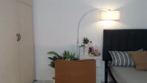 Snapshot of alenajones chatting on 12-09-24, 07:39 alenajones online show from 12-09-24, 07:39