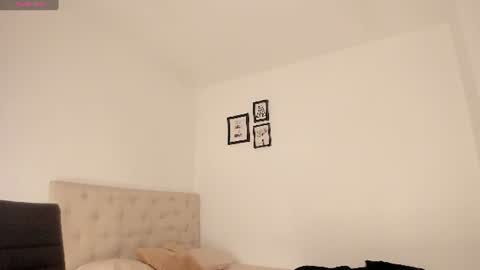 Snapshot of alesay_dreams chatting on 06-16-26, 02:25 Alesay online show from 06-16-26, 02:25