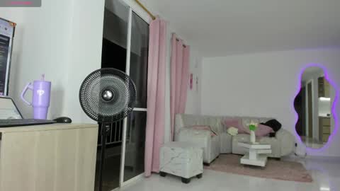Snapshot of alesiacooper chatting on 04-03-26, 01:25 alesia online show from 04-03-26, 01:25