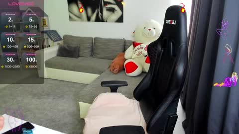 Snapshot of alesiakate chatting on 01-30-25, 08:11 Alesia online show from 01-30-25, 08:11