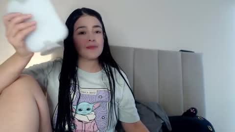 Snapshot of aleska_bell69 chatting on 11-23-25, 07:46 Aleska online show from 11-23-25, 07:46