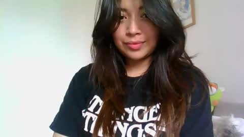 QUEEN OFF MILk  IM BACK  15 NOV online show from 01-12-26, 08:03