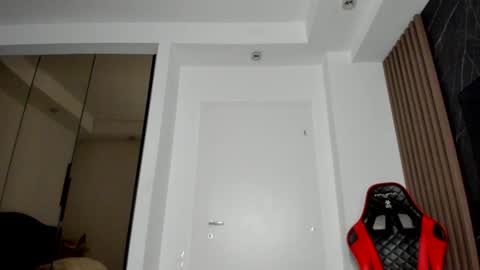 Snapshot of alessa_burns chatting on 01-04-25, 03:29 Alessa online show from 01-04-25, 03:29