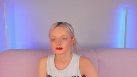 Snapshot of alessakiss chatting on 06-08-26, 02:45 alessakiss online show from 06-08-26, 02:45