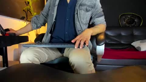 ALESSANDRO  WYE online show from 02-14-26, 04:09