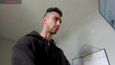 Snapshot of alessandro_dibellucci chatting on 10-01-25, 05:30 Kciqu3 Independent model online show from 10-01-25, 05:30