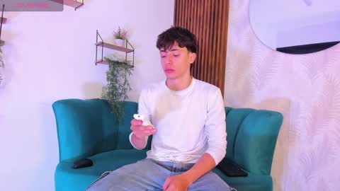 Alessandro Dybala online show from 09-24-25, 11:46