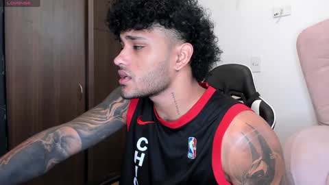 Snapshot of alessandro_vanni chatting on 12-03-24, 12:06 Alessandro Vanni online show from 12-03-24, 12:06