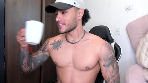 Snapshot of alessandro_vanni chatting on 12-07-24, 01:07 Alessandro Vanni online show from 12-07-24, 01:07