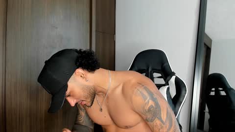 Snapshot of alessandro_vanni chatting on 12-28-24, 03:59 Alessandro Vanni online show from 12-28-24, 03:59