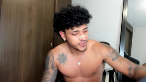 Snapshot of alessandro_vanni chatting on 01-07-25, 05:01 Alessandro Vanni online show from 01-07-25, 05:01