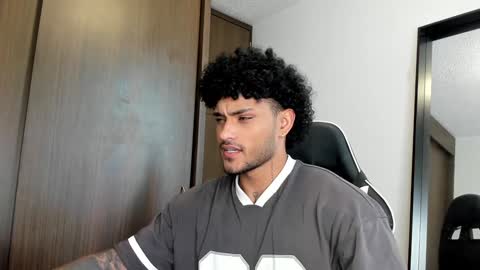 Snapshot of alessandro_vanni chatting on 01-08-25, 09:12 Alessandro Vanni online show from 01-08-25, 09:12