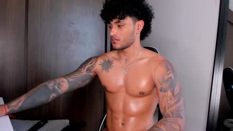 Snapshot of alessandro_vanni chatting on 01-14-25, 01:49 Alessandro Vanni online show from 01-14-25, 01:49