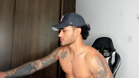 Snapshot of alessandro_vanni chatting on 01-17-25, 01:13 Alessandro Vanni online show from 01-17-25, 01:13