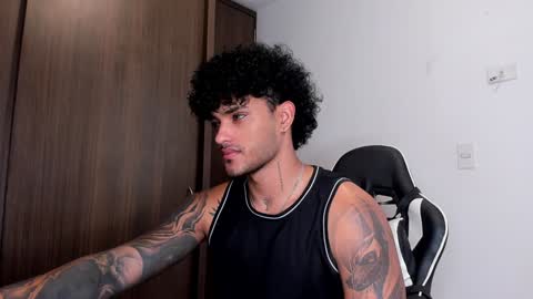 Snapshot of alessandro_vanni chatting on 01-23-25, 12:19 Alessandro Vanni online show from 01-23-25, 12:19