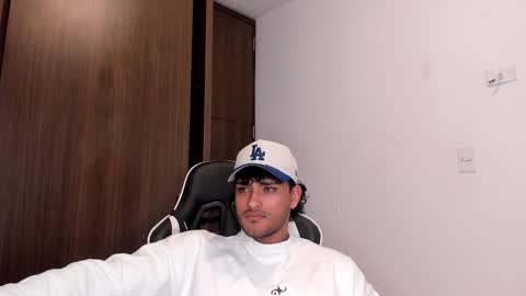 Snapshot of alessandro_vanni chatting on 01-24-25, 12:20 Alessandro Vanni online show from 01-24-25, 12:20