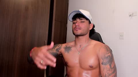 Snapshot of alessandro_vanni chatting on 01-24-25, 03:24 Alessandro Vanni online show from 01-24-25, 03:24