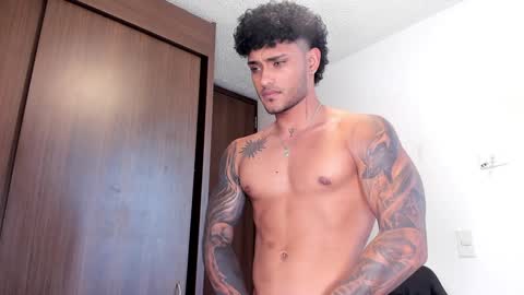 Snapshot of alessandro_vanni chatting on 01-31-25, 04:38 Alessandro Vanni online show from 01-31-25, 04:38