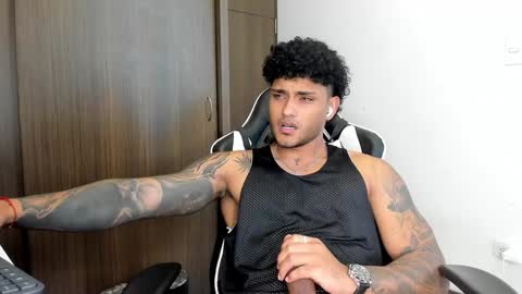 Snapshot of alessandro_vanni chatting on 02-03-25, 07:10 Alessandro Vanni online show from 02-03-25, 07:10