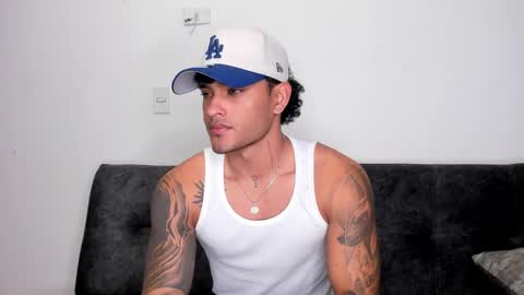 Snapshot of alessandro_vanni chatting on 02-21-25, 03:23 Alessandro Vanni online show from 02-21-25, 03:23