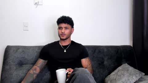 Snapshot of alessandro_vanni chatting on 03-05-25, 02:57 Alessandro Vanni online show from 03-05-25, 02:57