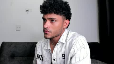 Snapshot of alessandro_vanni chatting on 03-06-25, 01:58 Alessandro Vanni online show from 03-06-25, 01:58