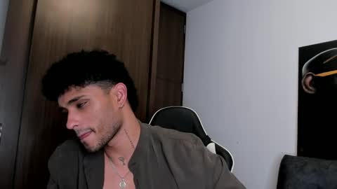 Snapshot of alessandro_vanni chatting on 03-09-25, 05:33 Alessandro Vanni online show from 03-09-25, 05:33