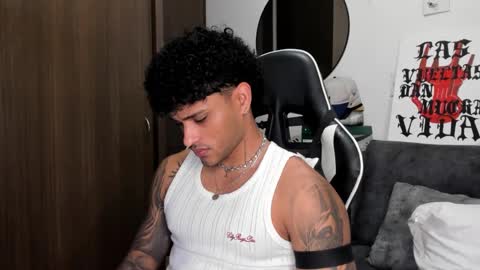 Snapshot of alessandro_vanni chatting on 09-11-25, 01:39 Alessandro Vanni online show from 09-11-25, 01:39