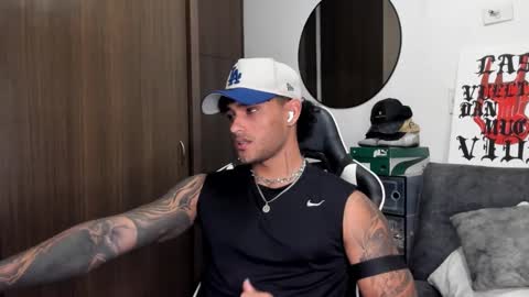 Snapshot of alessandro_vanni chatting on 09-12-25, 01:38 Alessandro Vanni online show from 09-12-25, 01:38