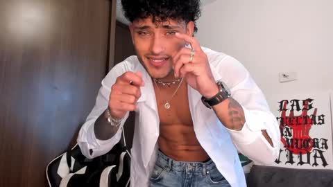 Snapshot of alessandro_vanni chatting on 09-13-25, 06:51 Alessandro Vanni online show from 09-13-25, 06:51