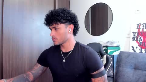 Snapshot of alessandro_vanni chatting on 09-24-25, 11:46 Alessandro Vanni online show from 09-24-25, 11:46