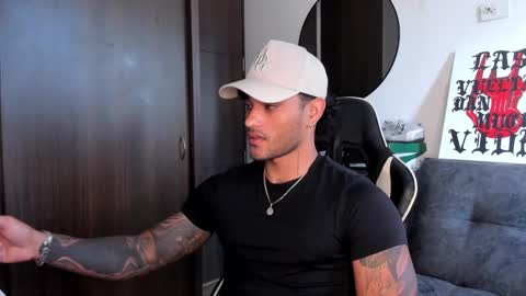 Snapshot of alessandro_vanni chatting on 09-26-25, 12:09 Alessandro Vanni online show from 09-26-25, 12:09