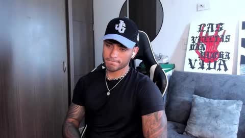 Snapshot of alessandro_vanni chatting on 10-06-25, 01:41 Alessandro Vanni online show from 10-06-25, 01:41