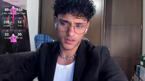 Snapshot of alessandro_vanni chatting on 10-28-25, 08:44 Alessandro Vanni online show from 10-28-25, 08:44