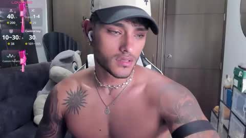 Snapshot of alessandro_vanni chatting on 11-09-25, 01:26 Alessandro Vanni online show from 11-09-25, 01:26