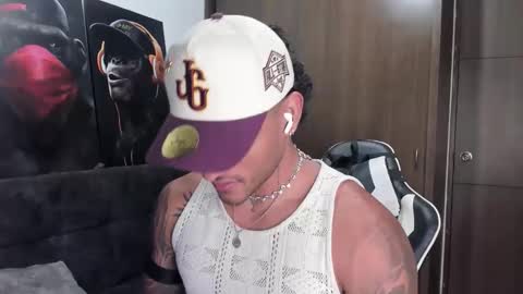 Snapshot of alessandro_vanni chatting on 11-14-25, 01:59 Alessandro Vanni online show from 11-14-25, 01:59