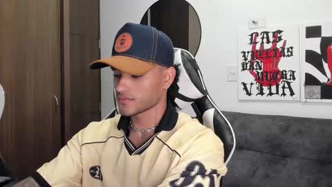 Snapshot of alessandro_vanni chatting on 12-14-25, 02:39 Alessandro Vanni online show from 12-14-25, 02:39