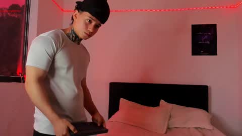 Alessandro online show from 02-24-25, 03:31