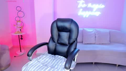 ALESSA ROMERO  online show from 02-04-25, 07:22